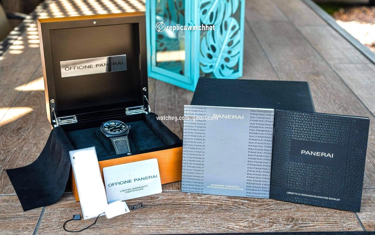 Panerai Radiomir Mens watch Unisex Manual winding Ceramic PAM 00643 2