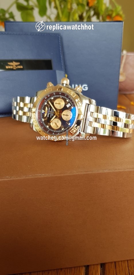 Breitling Chronomat 44 Automatic Gold Steel CB011012 Q576 2