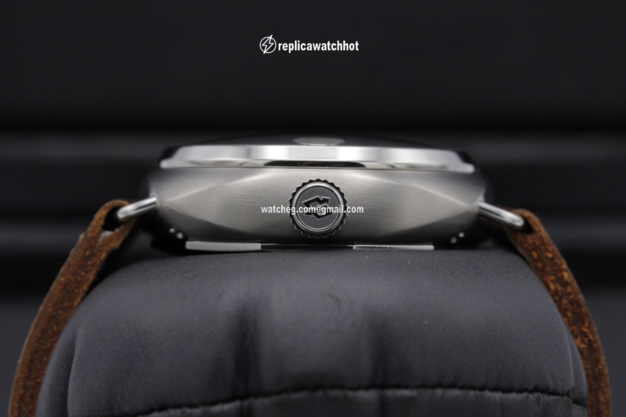 Panerai Radiomir 8 Days Titanium PAM 735 2