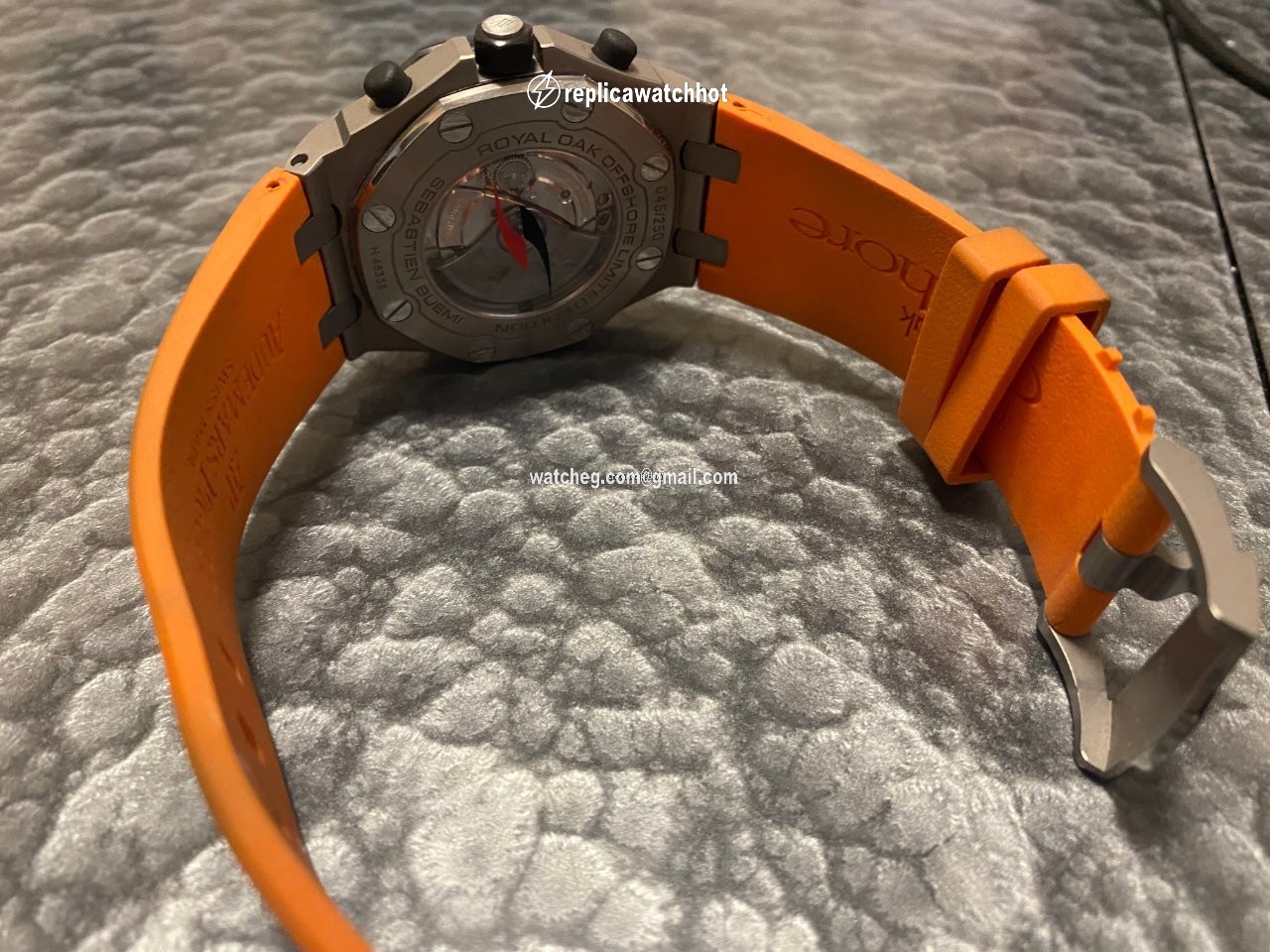 Audemars Piguet Royal Oak Offshore Chronograph Mens watch Unisex Automatic Titanium 26207IO.OO.A002CA.01 2