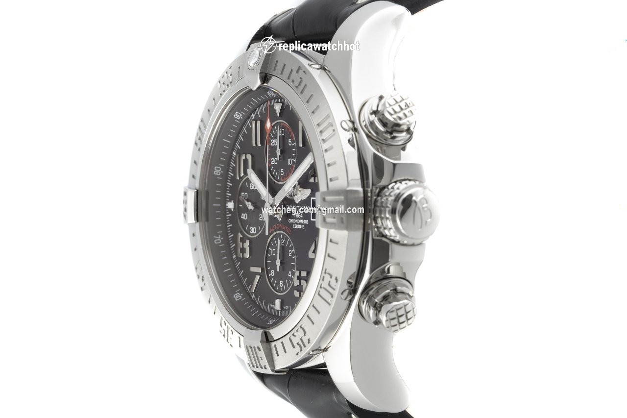 Breitling Super Avenger II Mens watch Unisex Automatic Steel A1337111 BC28 2