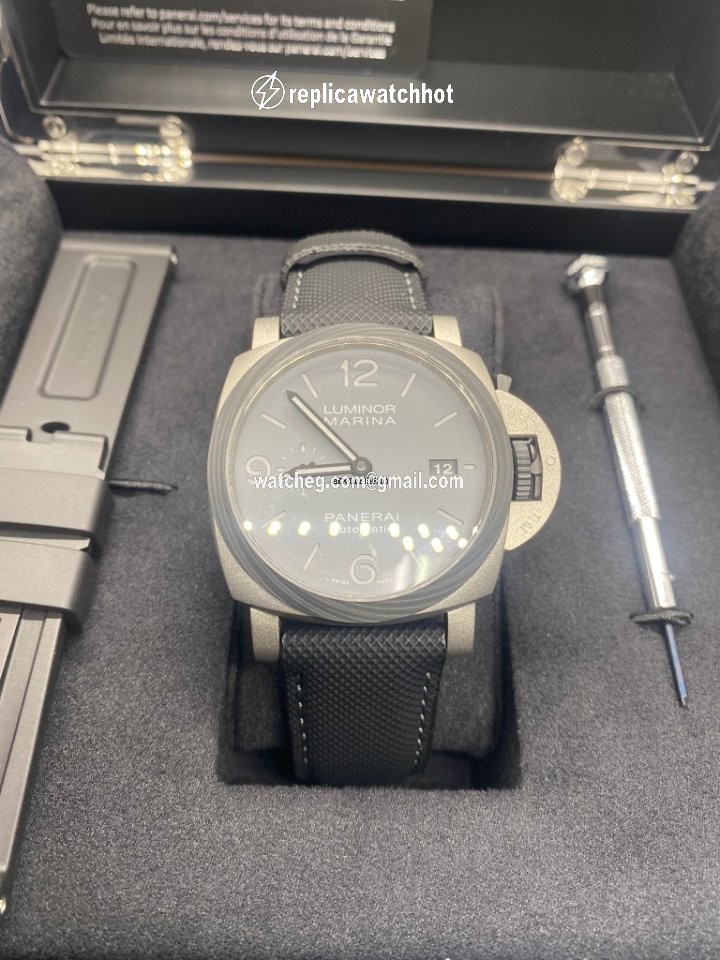 Panerai Mens watch Unisex Automatic Titanium PAM 01662 2