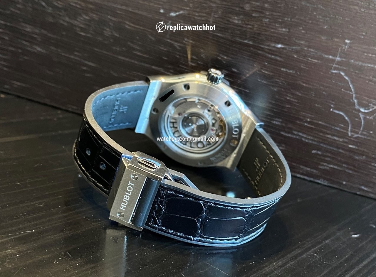 Hublot Classic Fusion 45, 42, 38, 33 mm Mens watch Unisex Automatic Titanium 565.NX.1171.LR 2