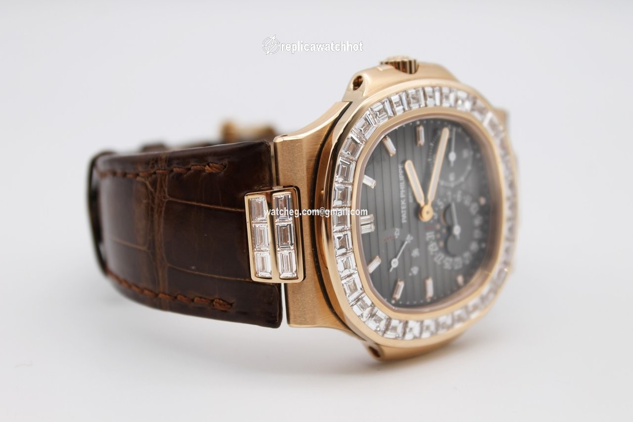 Patek Philippe Nautilus Mens watch Unisex Automatic Rose gold 5724R-001 2