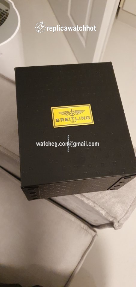 Breitling Chronomat 44 Airborne Mens watch Unisex Automatic Steel AB01154G BD13 101W 2