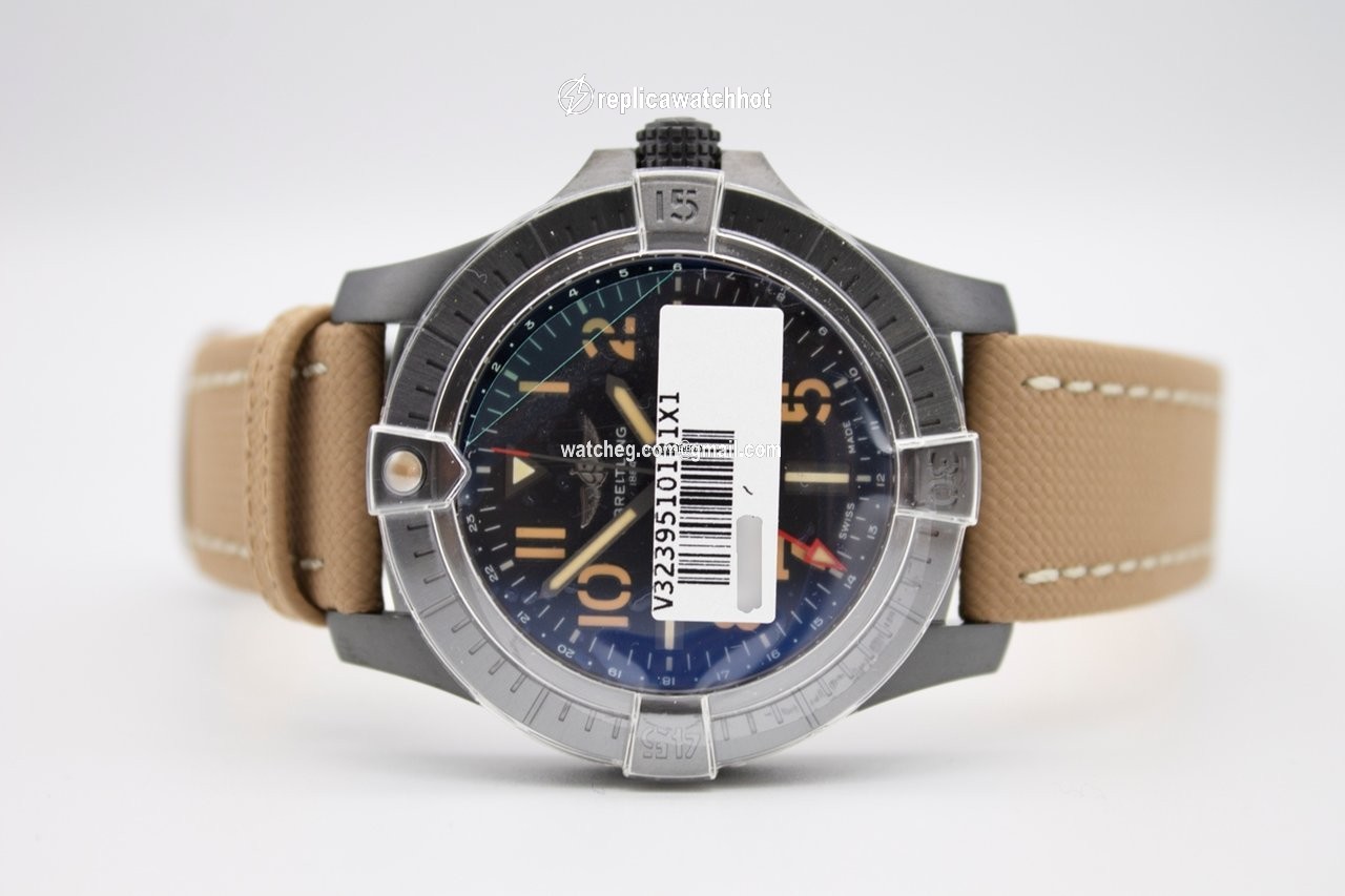 Breitling Avenger Mens watch Unisex Automatic Titanium V32395101 B1X1 2