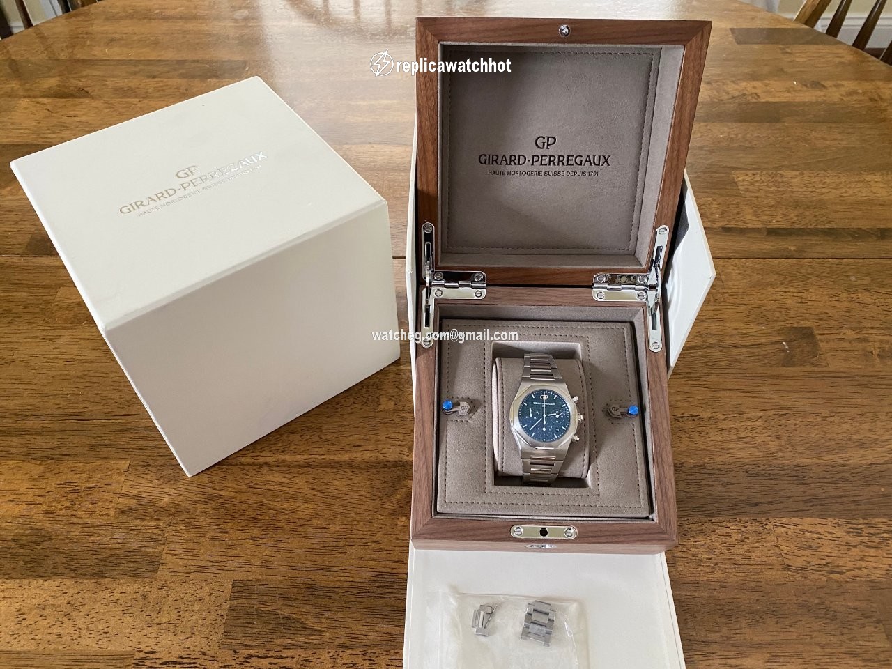 Girard Perregaux Laureato Mens watch Unisex Automatic Steel 81020-11-431-11A 2
