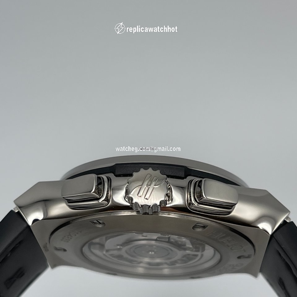 Hublot Classic Fusion Chronograph Mens watch Unisex Automatic Titanium 521.NX.2611.LR 2