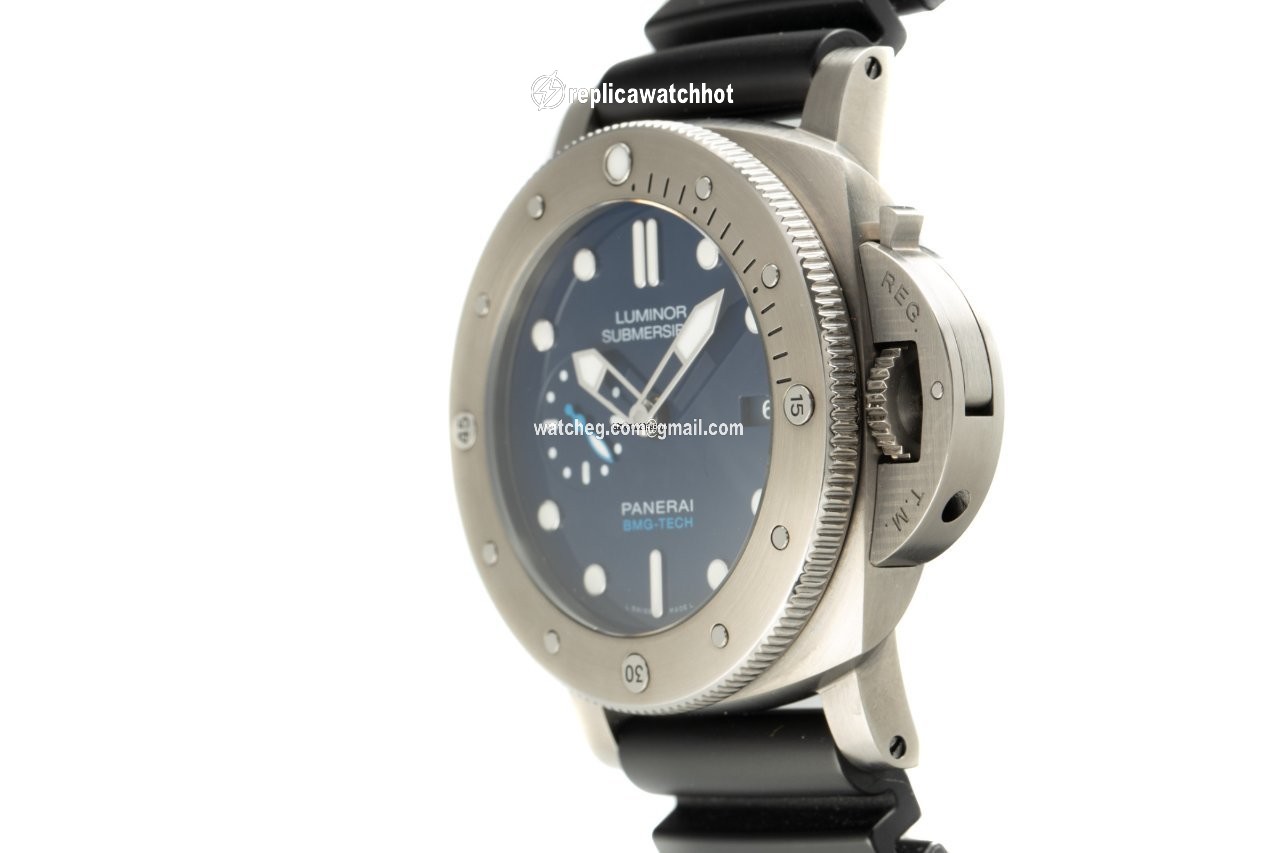 Panerai Luminor Submersible Mens watch Unisex Automatic Titanium PAM00692 2