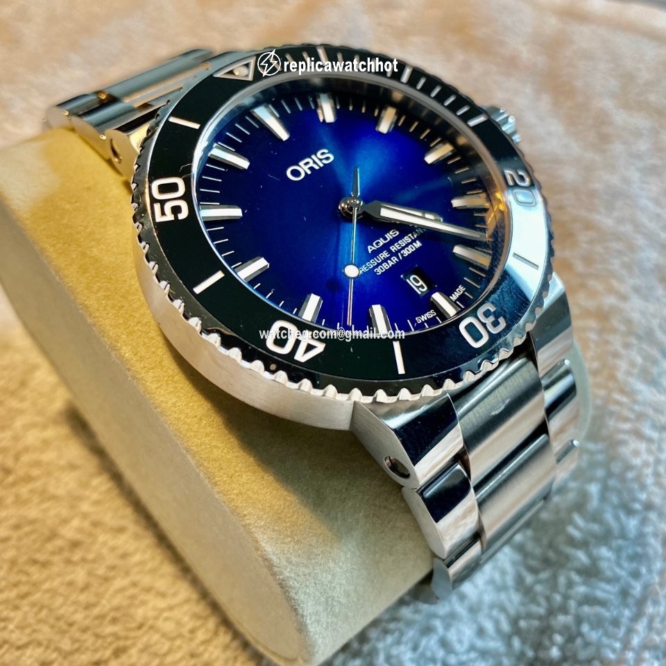 Oris Aquis Date Mens watch Unisex Automatic Steel 01 733 7730 4185-Set RS 2