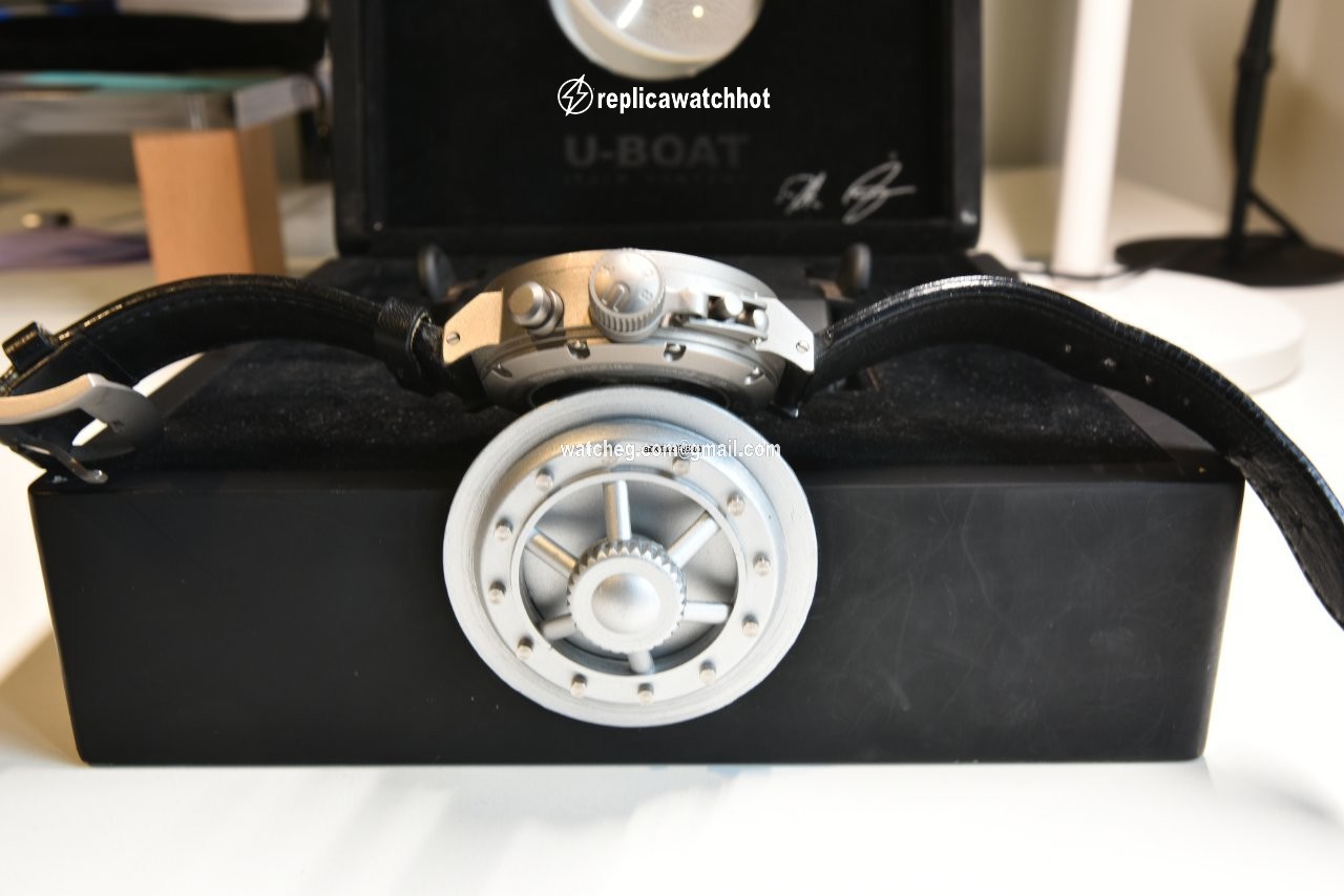 U-Boat Flightdeck Mens watch Unisex Manual winding 7750 50 2