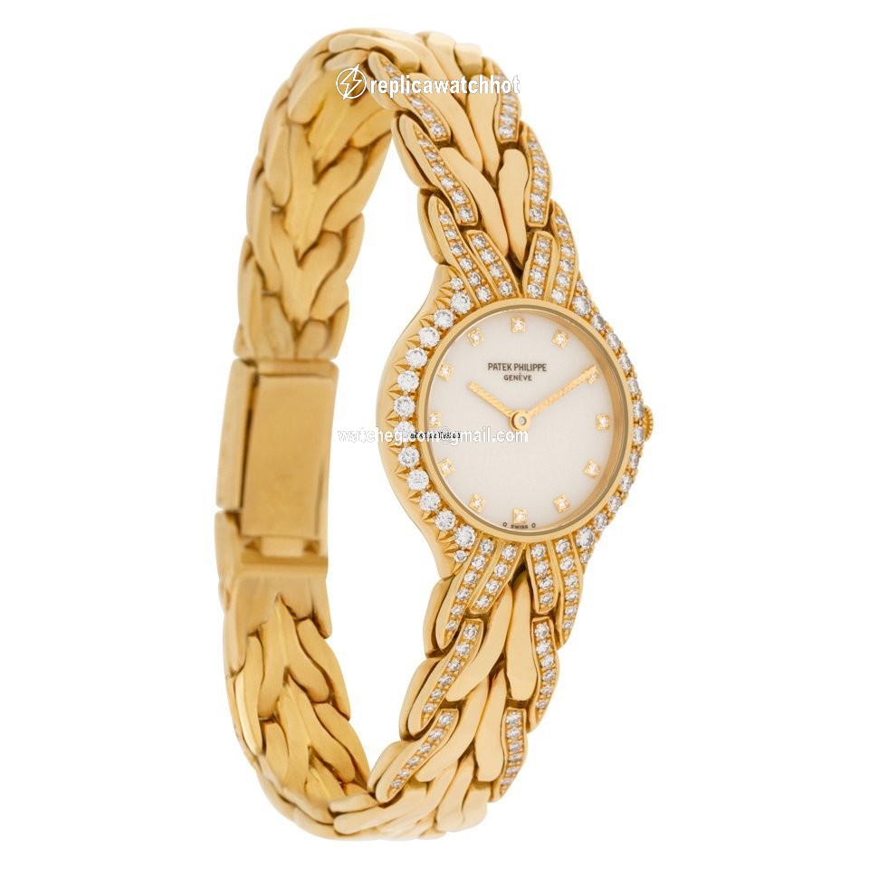 Patek Philippe Quartz 4816 3 2