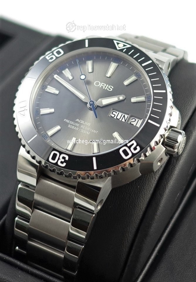 Oris Hammerhead Limited Edition Mens watch Unisex Automatic Steel 01 752 7733 4183-Set MB 2