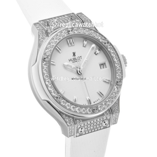 Hublot Classic Fusion Quartz Womens watch Quartz Titanium 581.NE.2010.RW.1704 2