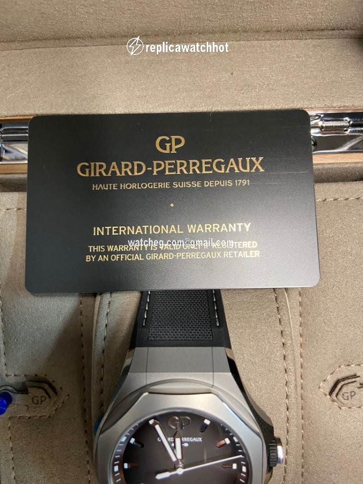 Girard Perregaux Laureato Mens watch Unisex Automatic Titanium 81070-21-001-FB6A 2