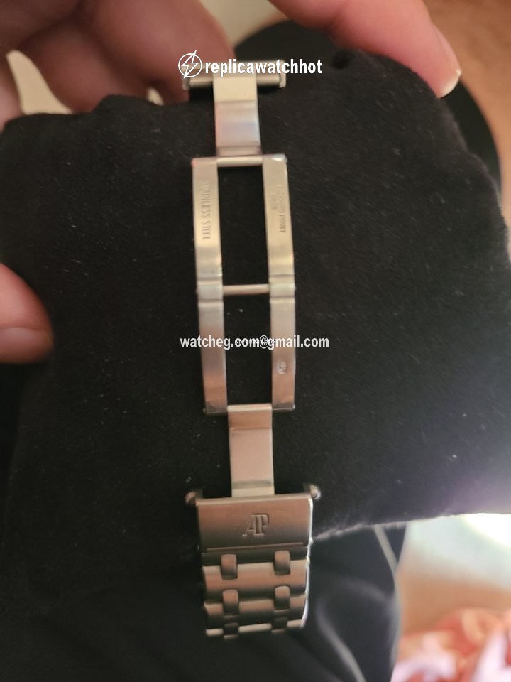 Audemars Piguet Royal Oak Offshore Chronograph Mens watch Unisex Automatic Titanium 25721TI.O.1000TI.01 2