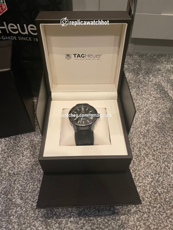 TAG Heuer Connected Mens watch Unisex Automatic Titanium SAR2A80.FT6049 2
