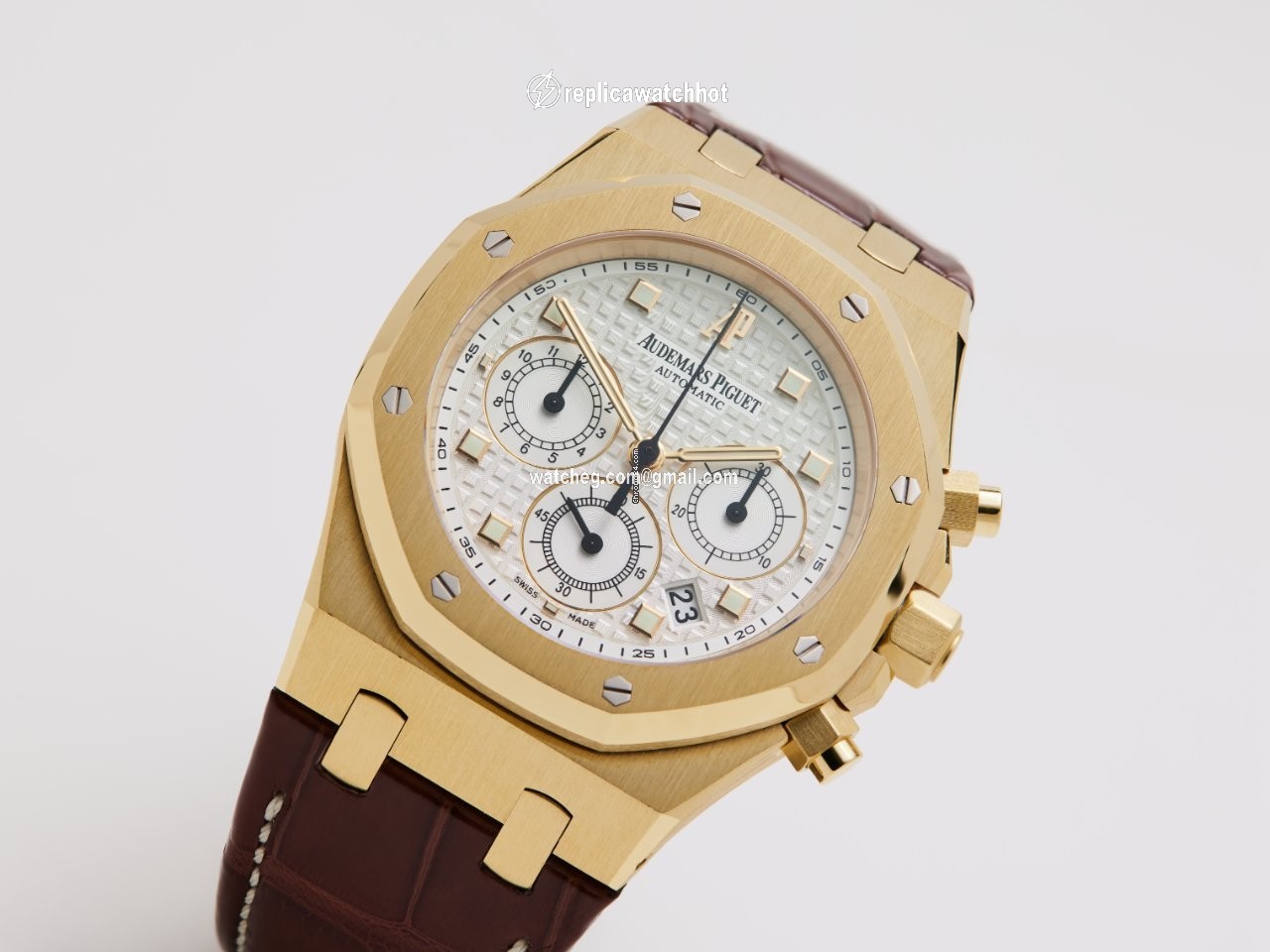 Audemars Piguet Royal Oak Chronograph Mens watch Unisex Automatic Yellow gold 26022BA.OO.D088CR.01 2