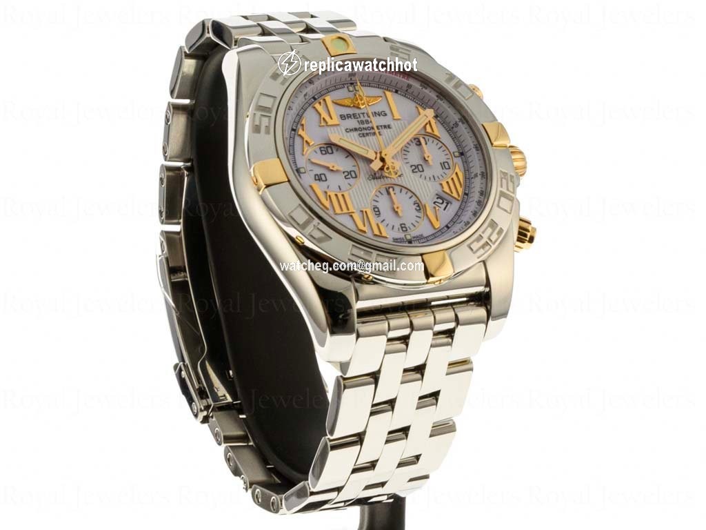 Breitling Chronomat 44 Gold Steel IB011012 A692 2
