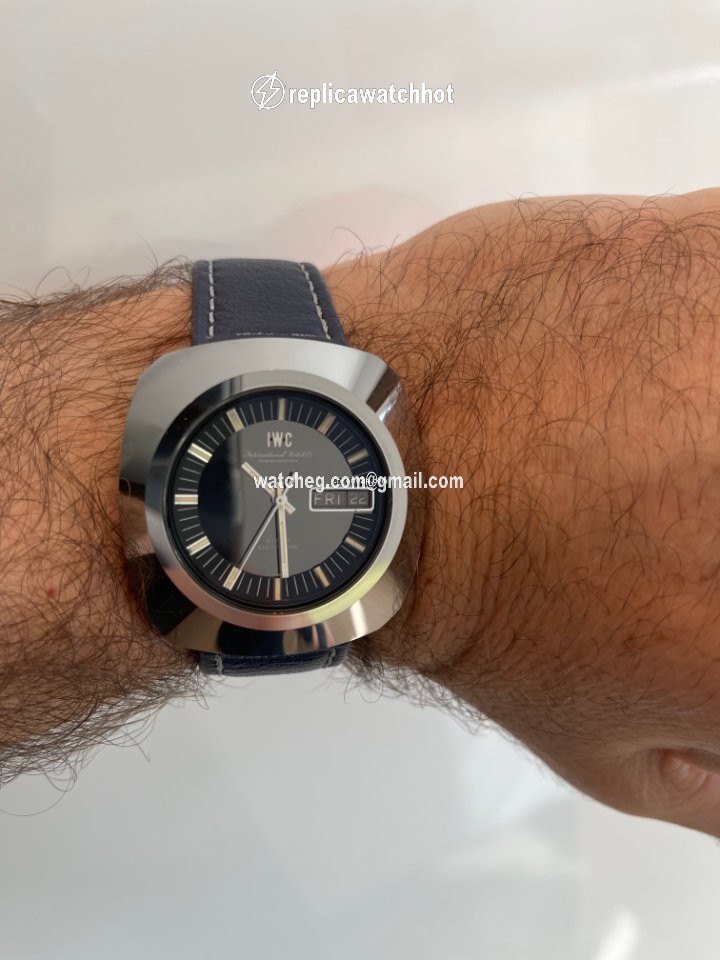 IWC Mens watch Unisex Quartz 2020455 2