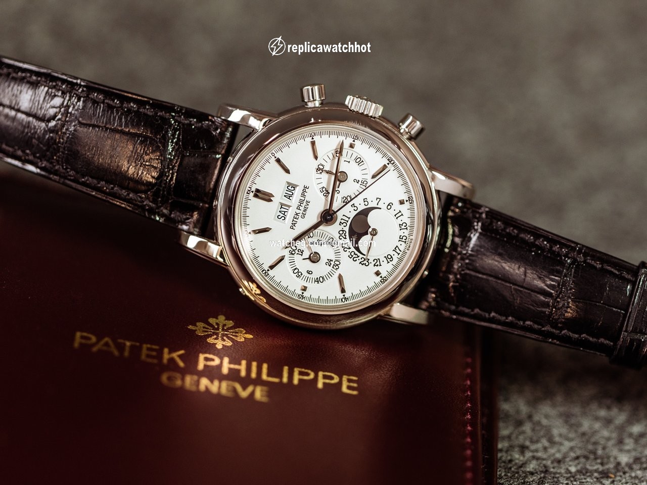 Patek Philippe Perpetual Calendar Chronograph Mens watch Unisex Manual winding White gold 3970EG-016 2