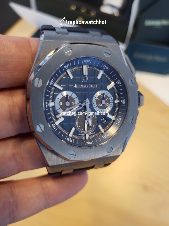 Audemars Piguet Royal Oak Offshore Chronograph Mens watch Unisex Automatic Titanium Ref. 26480TI.OO.A027CA.01 2