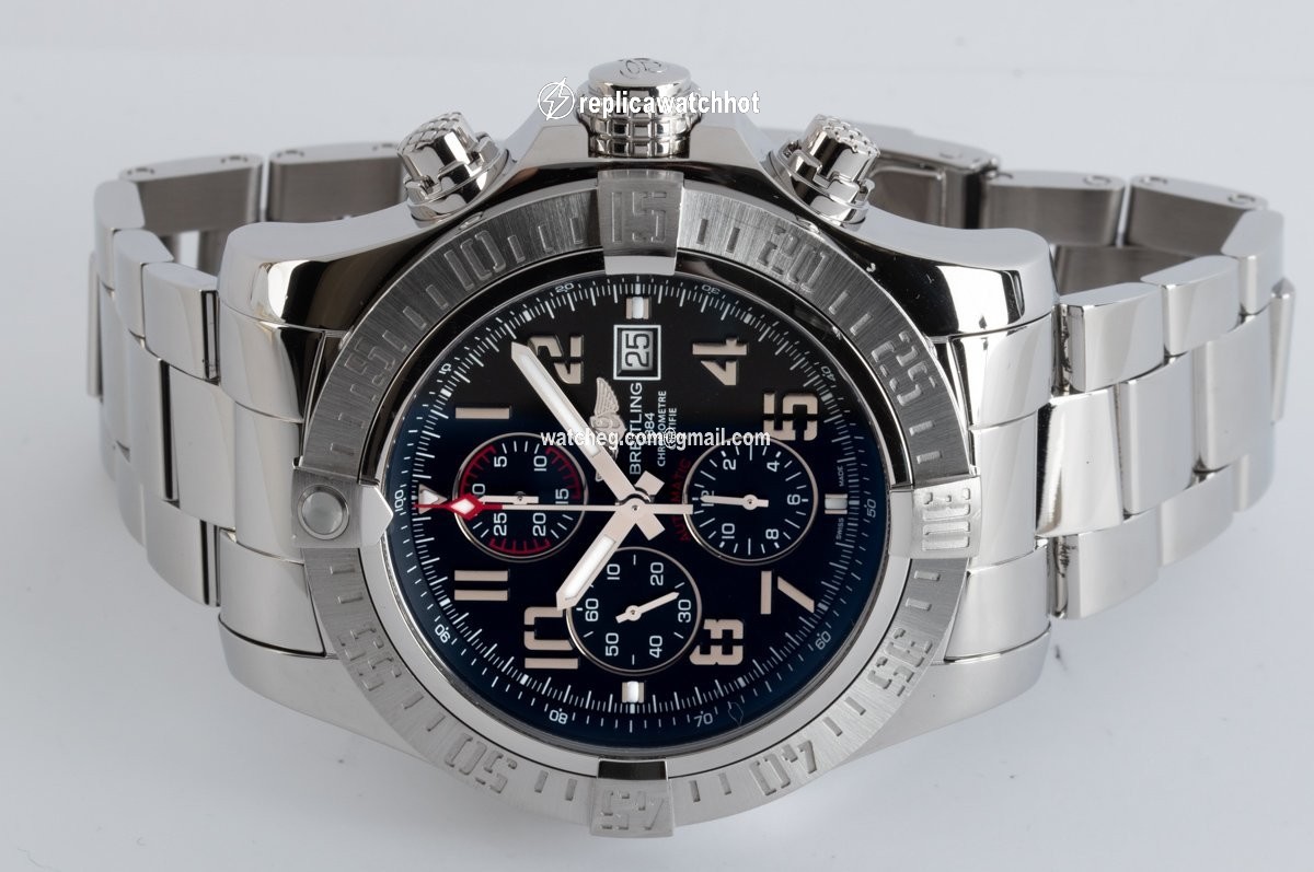 Breitling Super Avenger II Mens watch Unisex Automatic Steel A1337111 BC28-168A 2