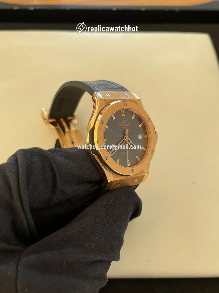 Hublot Classic Fusion Mens watch Unisex Automatic Rose gold 542.OX.7080.LR 2