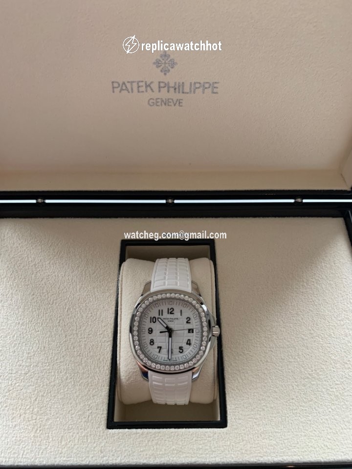 Patek Philippe Quartz Steel 5267 200A-010 2