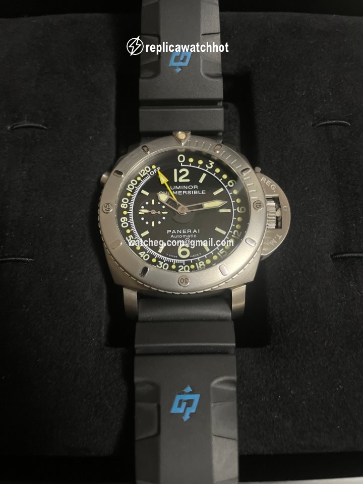 Panerai Luminor Submersible 1950 Depth Gauge Mens watch Unisex Automatic Titanium PAM 00193 2