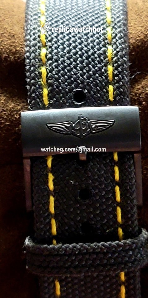 Breitling Avenger Hurricane Mens watch Unisex Automatic XB0170E4|BF29|257S|X20D.4 2