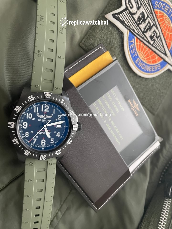 Breitling Colt Skyracer Mens watch Unisex Quartz Carbon X74320E4 BF87 2