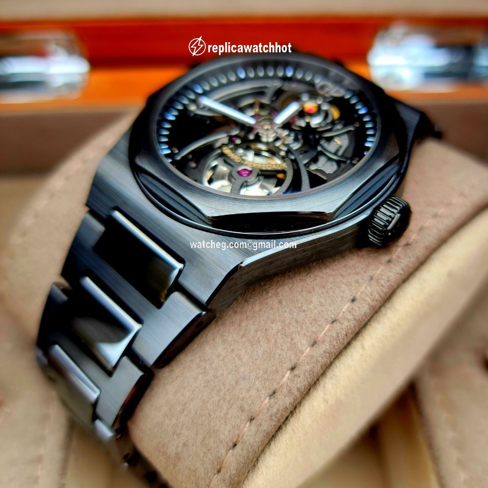 Girard Perregaux Laureato Mens watch Unisex Automatic Ceramic 81015-32-001-32A 2