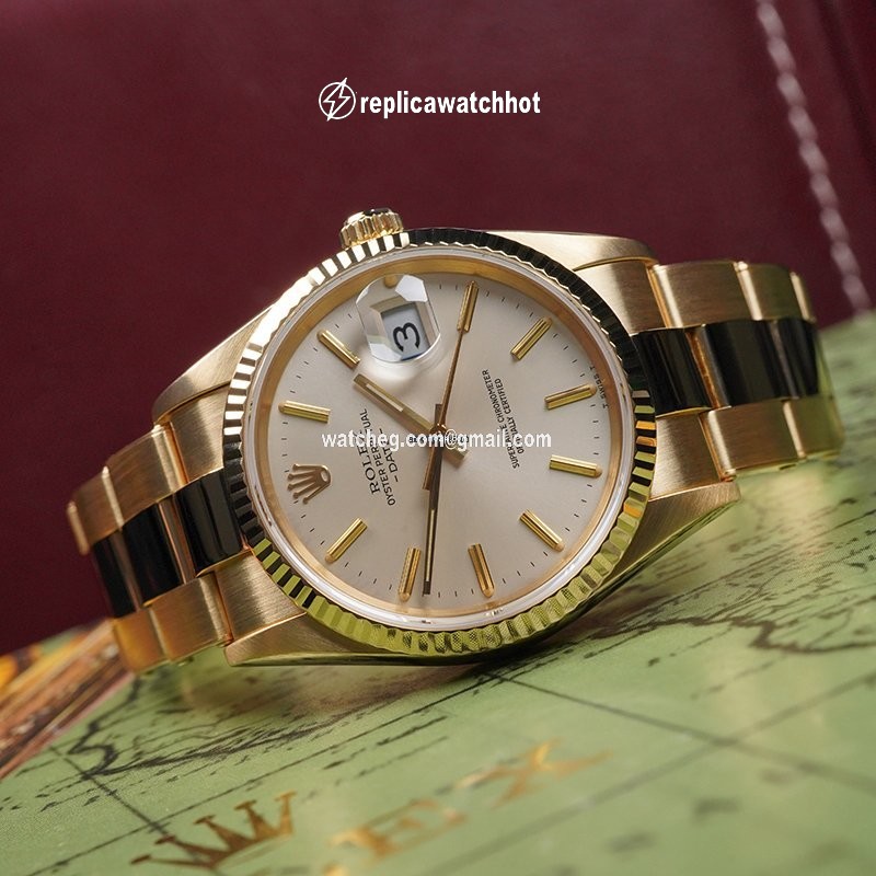 Rolex Oyster Perpetual Date Mens watch Unisex Yellow gold Automatic 15238 2