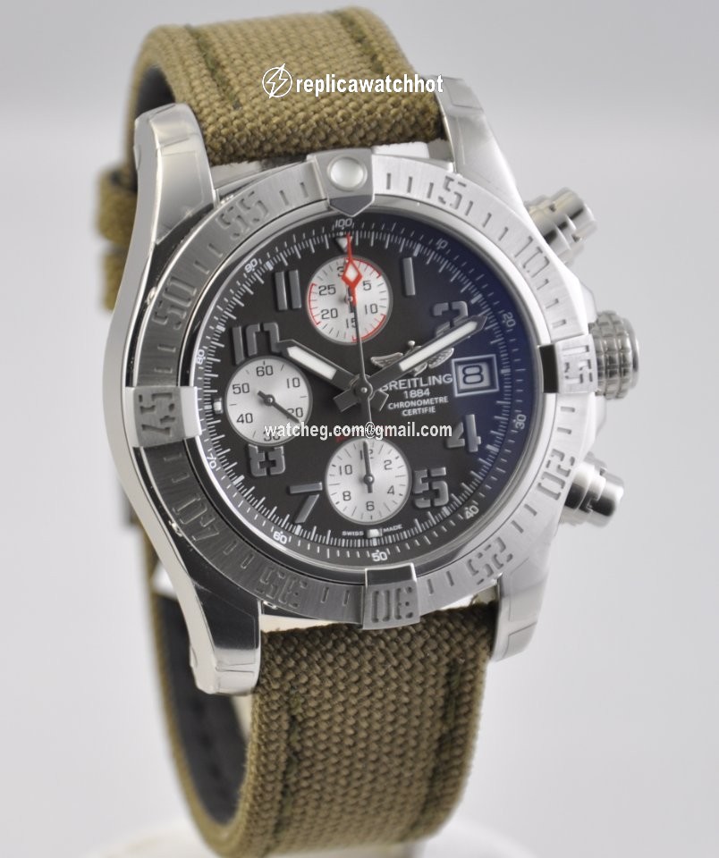 Breitling Avenger II Mens watch Unisex Automatic Steel A1338111 F564 2