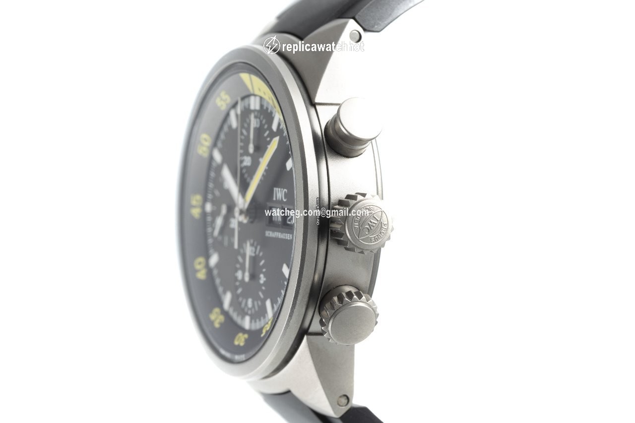 IWC Aquatimer Chronograph Mens watch Unisex Automatic Titanium 3719 2