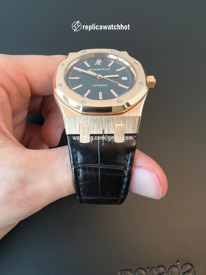 Audemars Piguet Royal Oak Selfwinding Mens watch Unisex Automatic Rose gold 15300OR.OO.D002CR.01 2