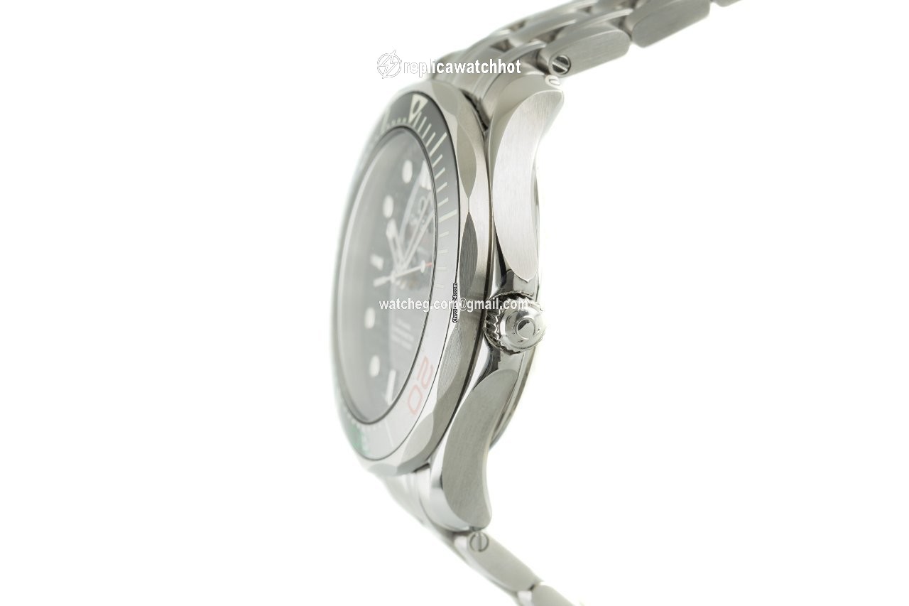 Omega Seamaster Diver 300 M Mens watch Unisex Automatic Steel 522.30.41.20.01.001 2