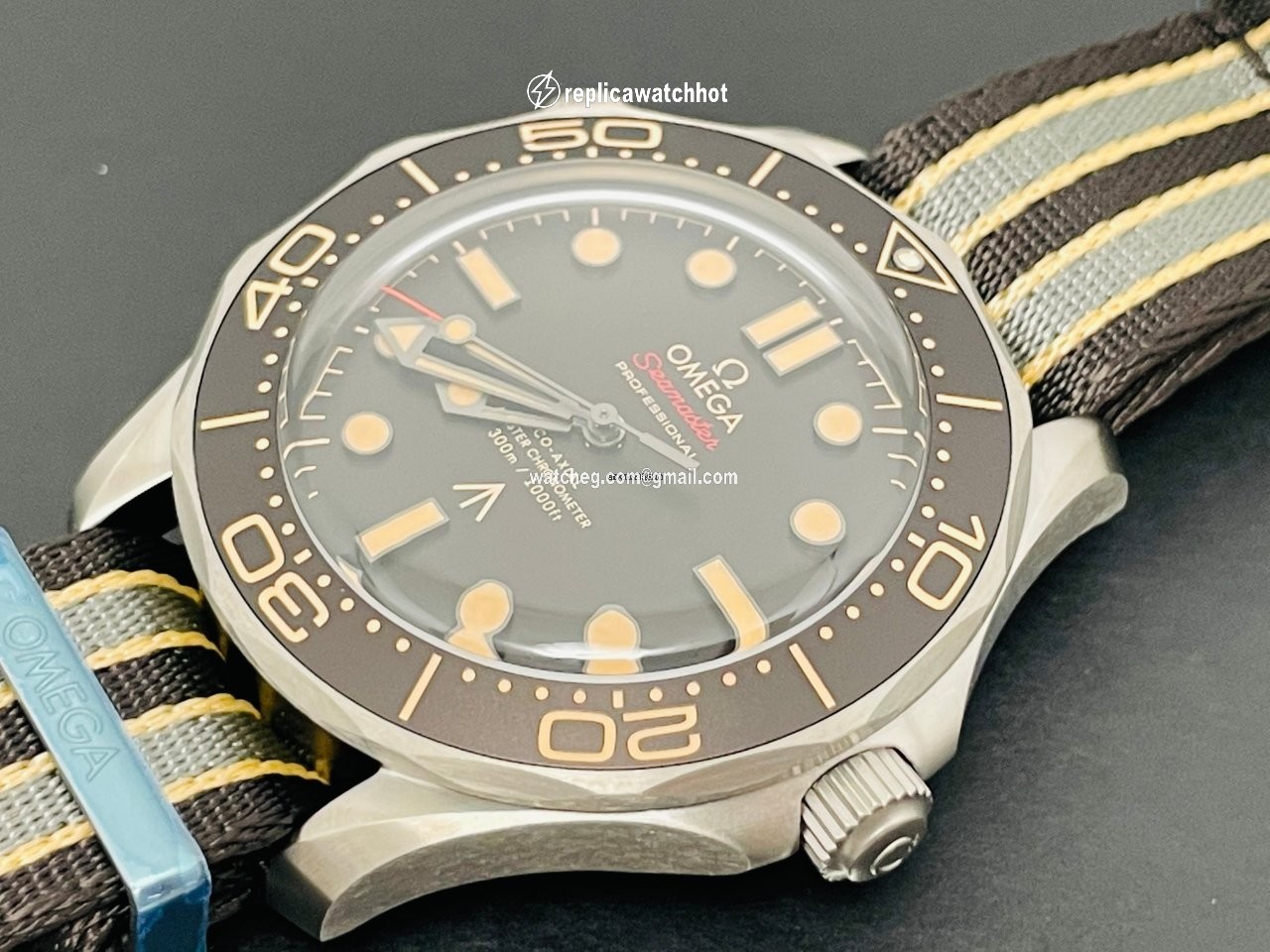 Omega Seamaster Diver 300 M Mens watch Unisex Automatic Titanium 210.90.42.20.01.001 2