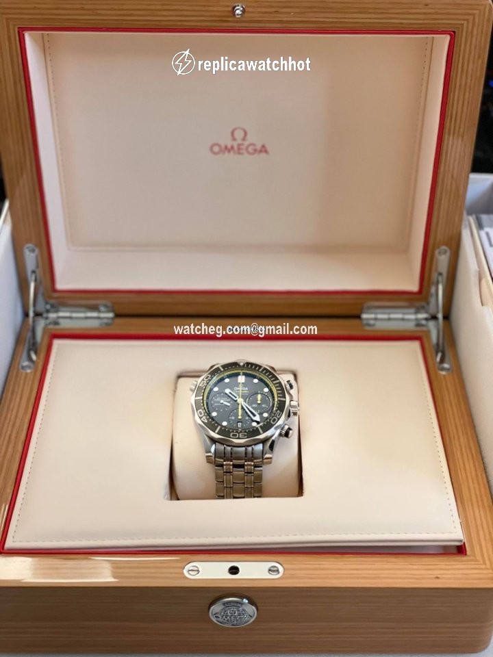 Omega Seamaster Diver 300 M Mens watch Unisex Automatic Steel 212.30.44.50.01.002 2