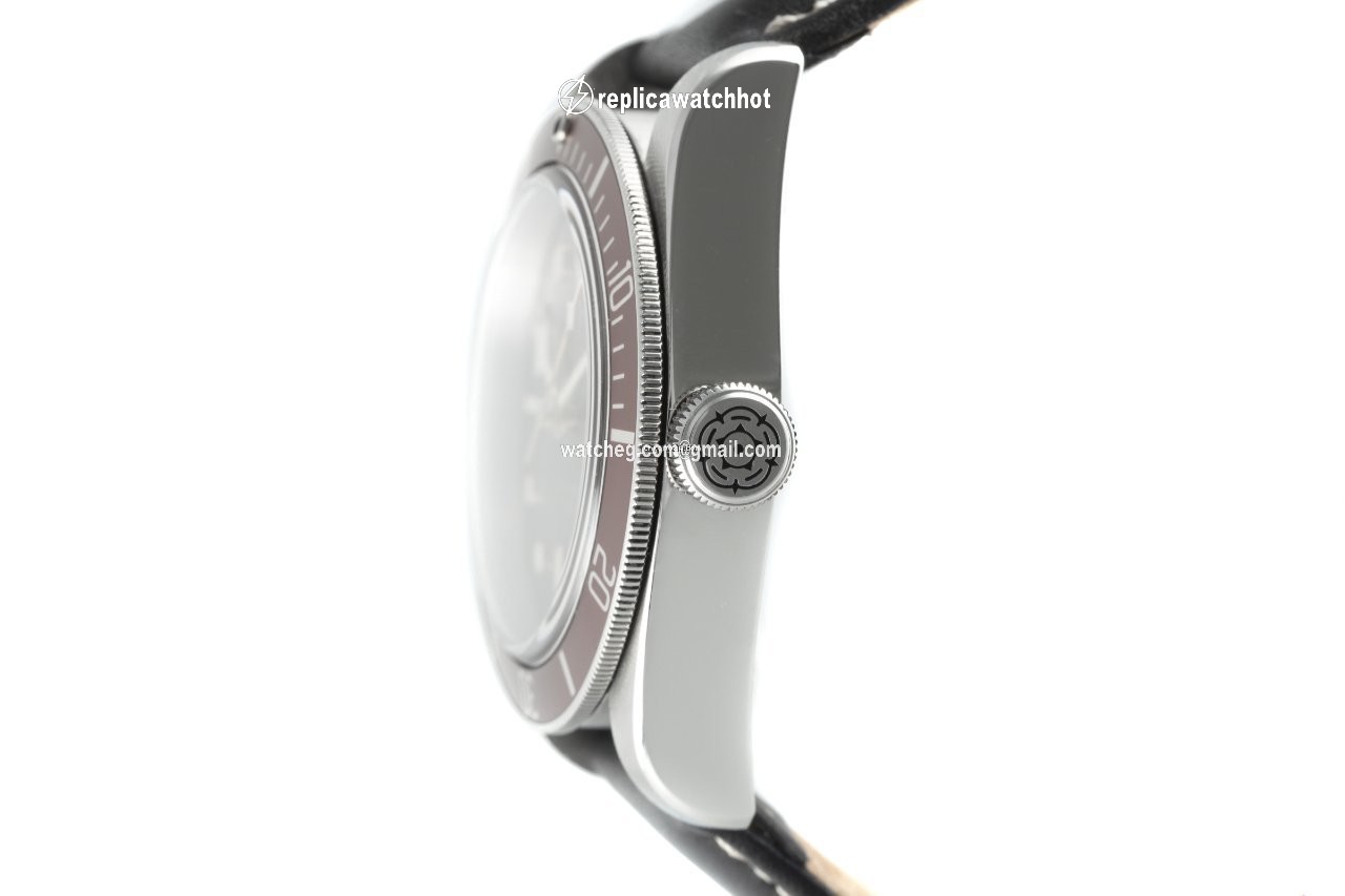 Tudor Black Bay Mens watch Unisex Automatic Steel 79220 2