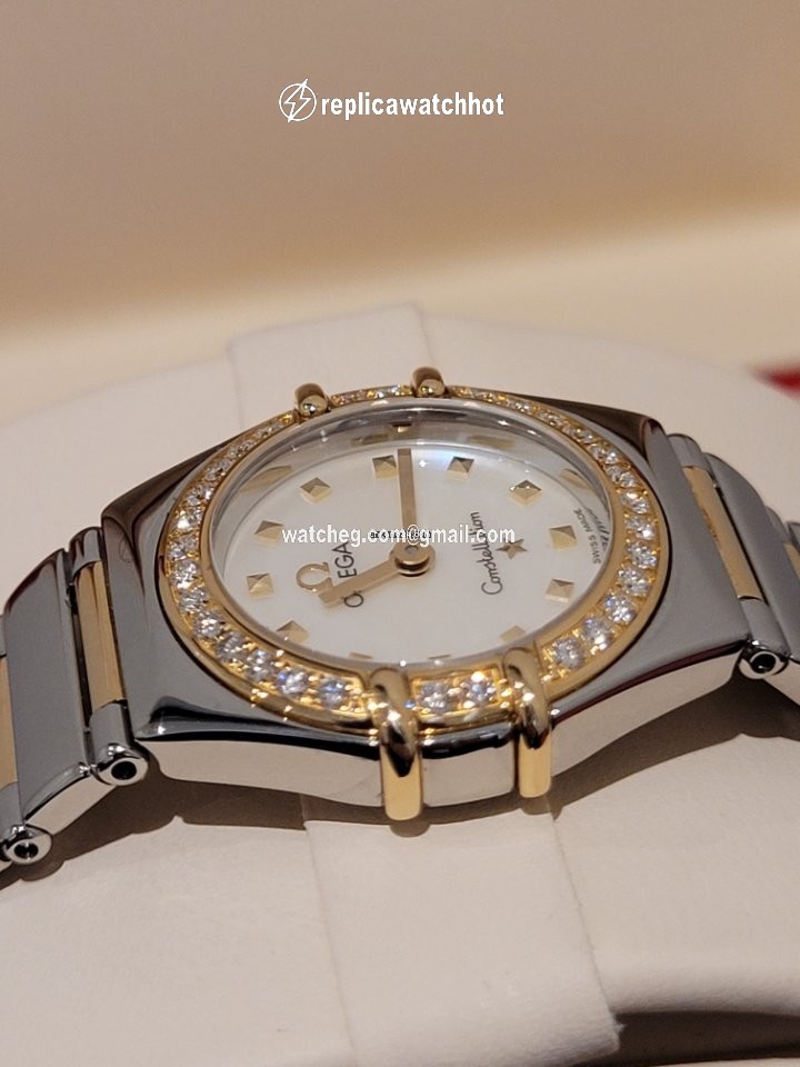 Omega Constellation Womens watch Quartz Gold Steel 1365.71.00 2