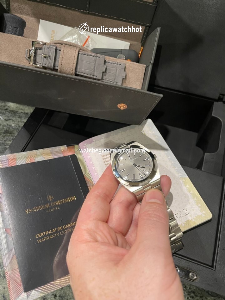 Vacheron Constantin Overseas Mens watch Unisex Automatic White gold 2000V 120G-B122 2