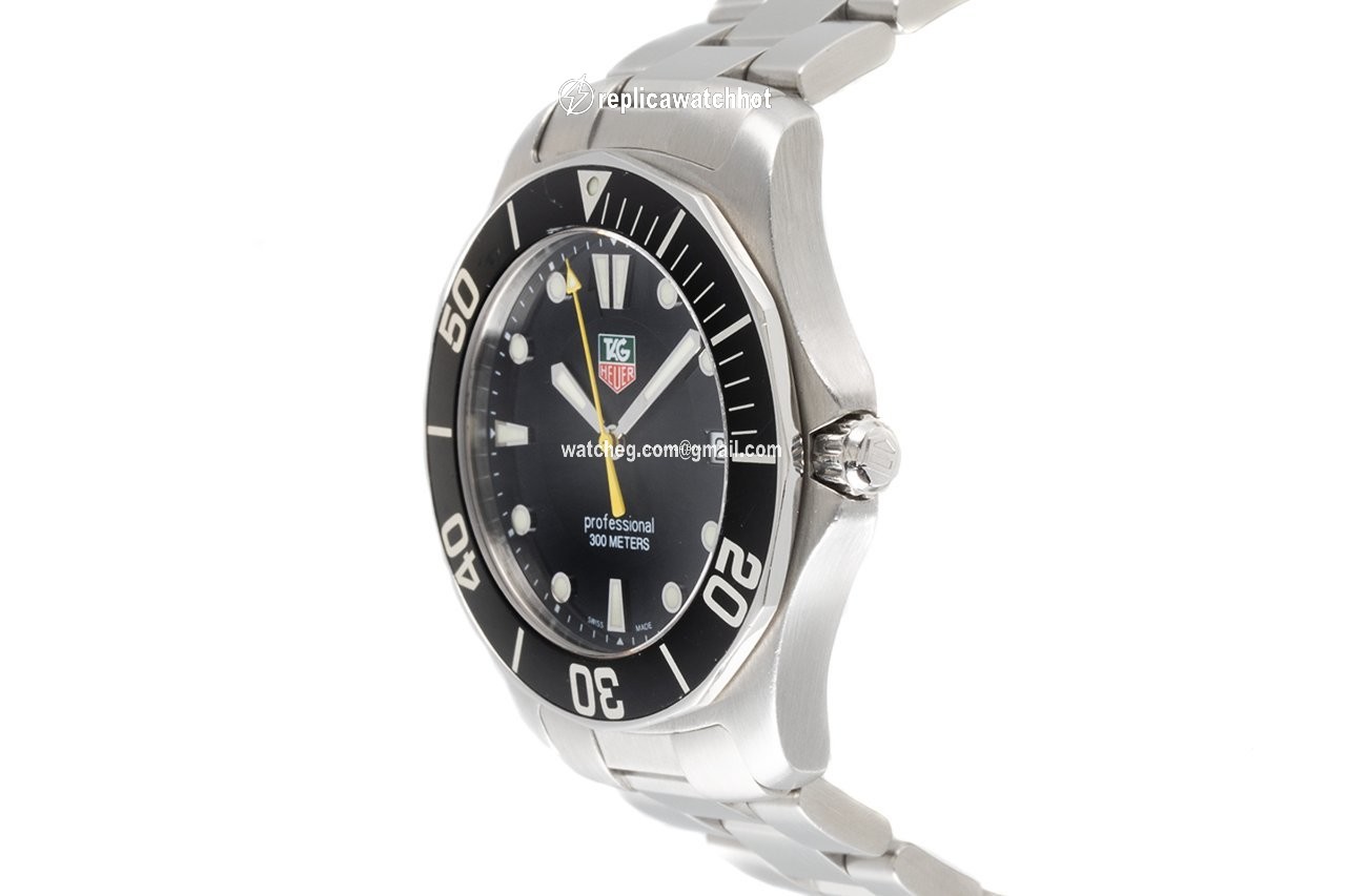 TAG Heuer Aquaracer 300M Mens watch Unisex Quartz Steel WAB1110 2