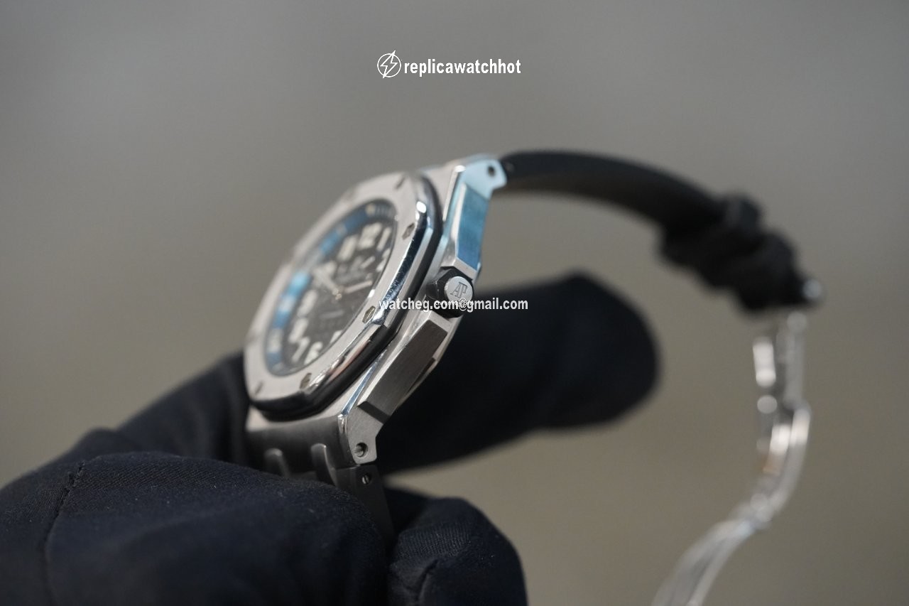 Audemars Piguet Royal Oak Offshore Diver Mens watch Unisex Automatic Titanium 15701ST.OO.D002CA.02 2