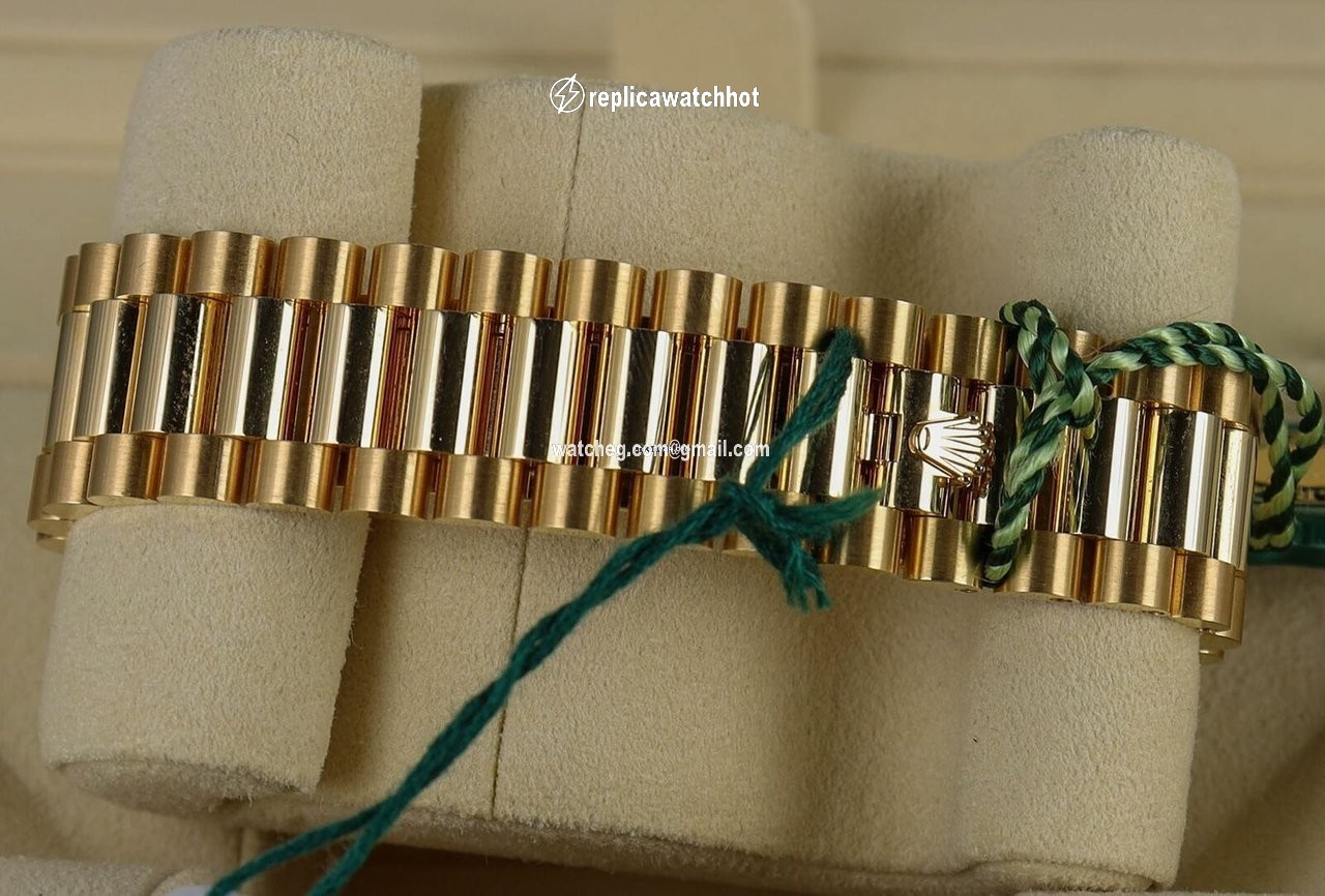 Rolex Day-Date 40 Mens watch Unisex Yellow gold Automatic 228348 2