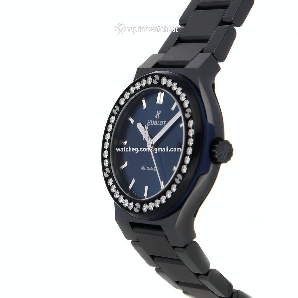 Hublot Classic Fusion 45, 42, 38, 33 mm Womens watch Automatic Ceramic 568.CM.7170.CM.1204 2