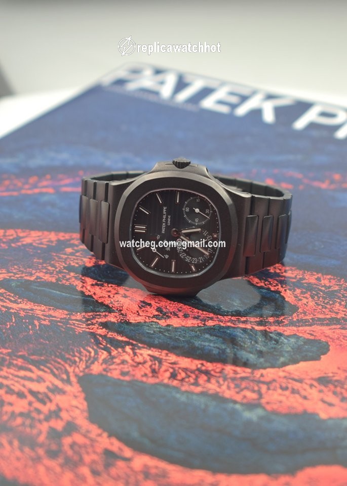Patek Philippe Nautilus Automatic Steel 5712 2