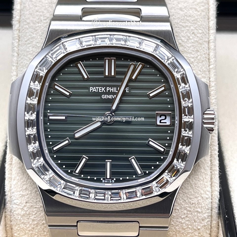 Patek Philippe Nautilus Mens watch Unisex Automatic Steel 5711 1300A-001 2