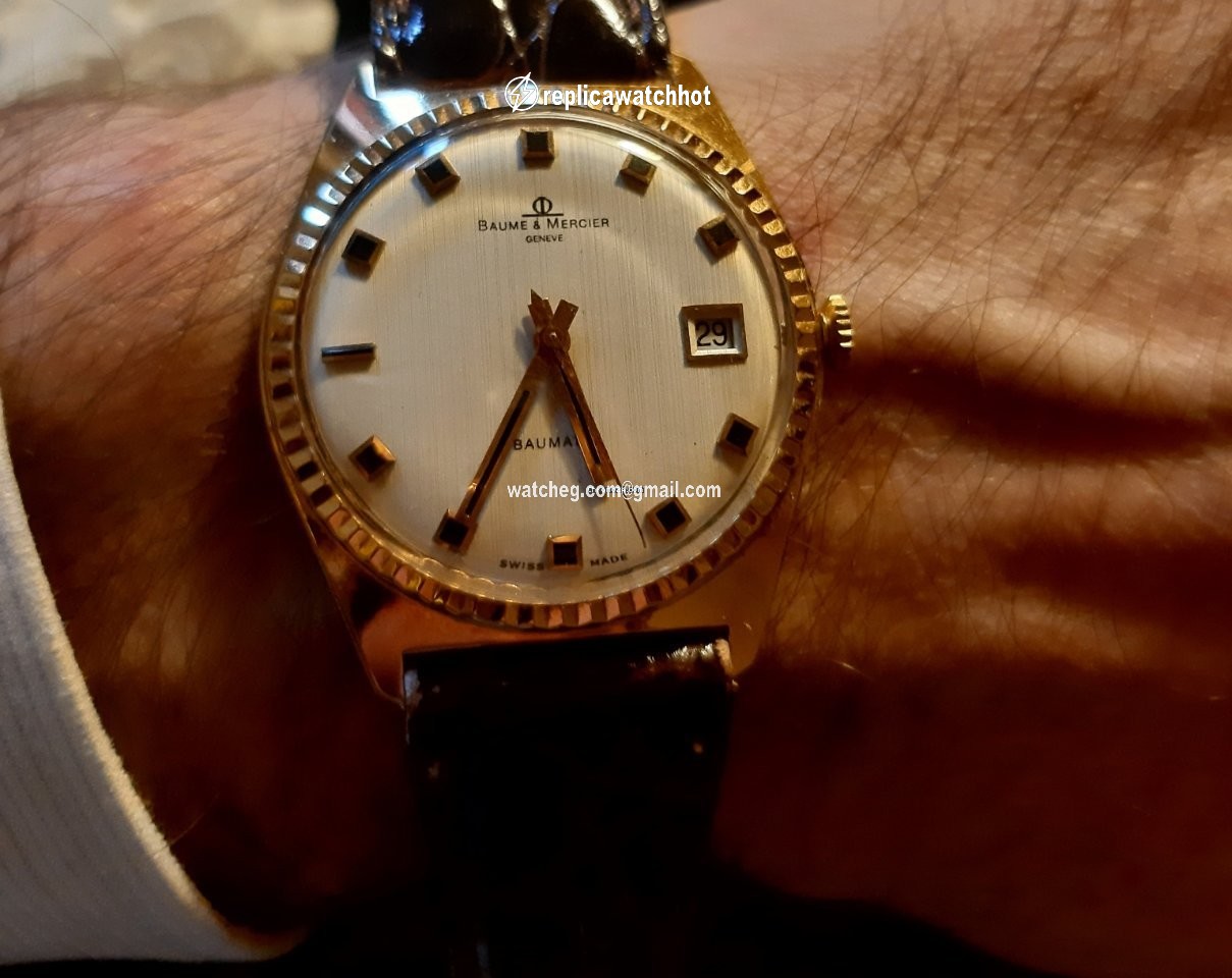 Baume & Mercier Mens watch Unisex Automatic Yellow gold 229278 sul fondello. 2